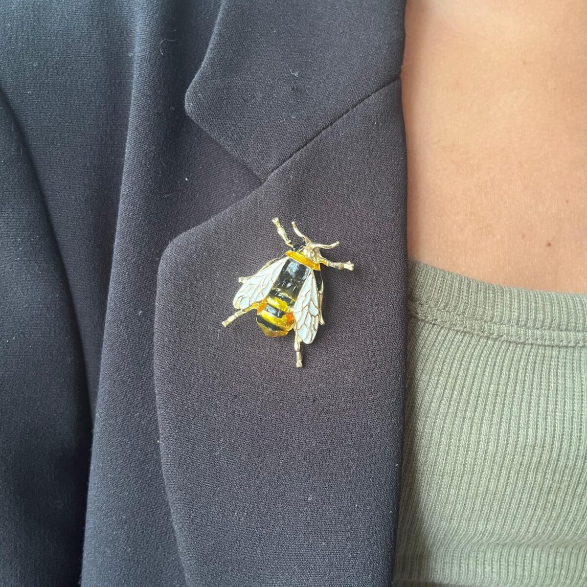 Prendedor Bee Amarilla y Negra