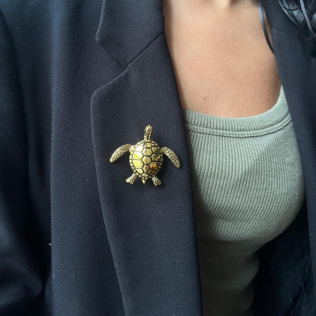 Prendedor Tortuguita Dorada